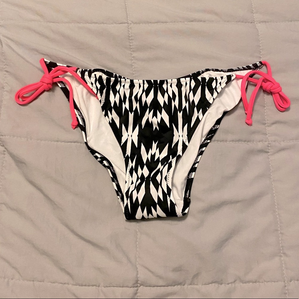 Victoria Secret Black 🖤 white 🤍 Hot pink bottom